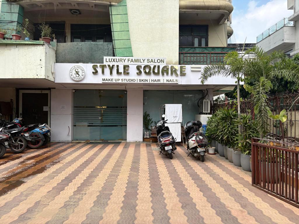 Style Square Studio ( Luxury Famaily Salon)